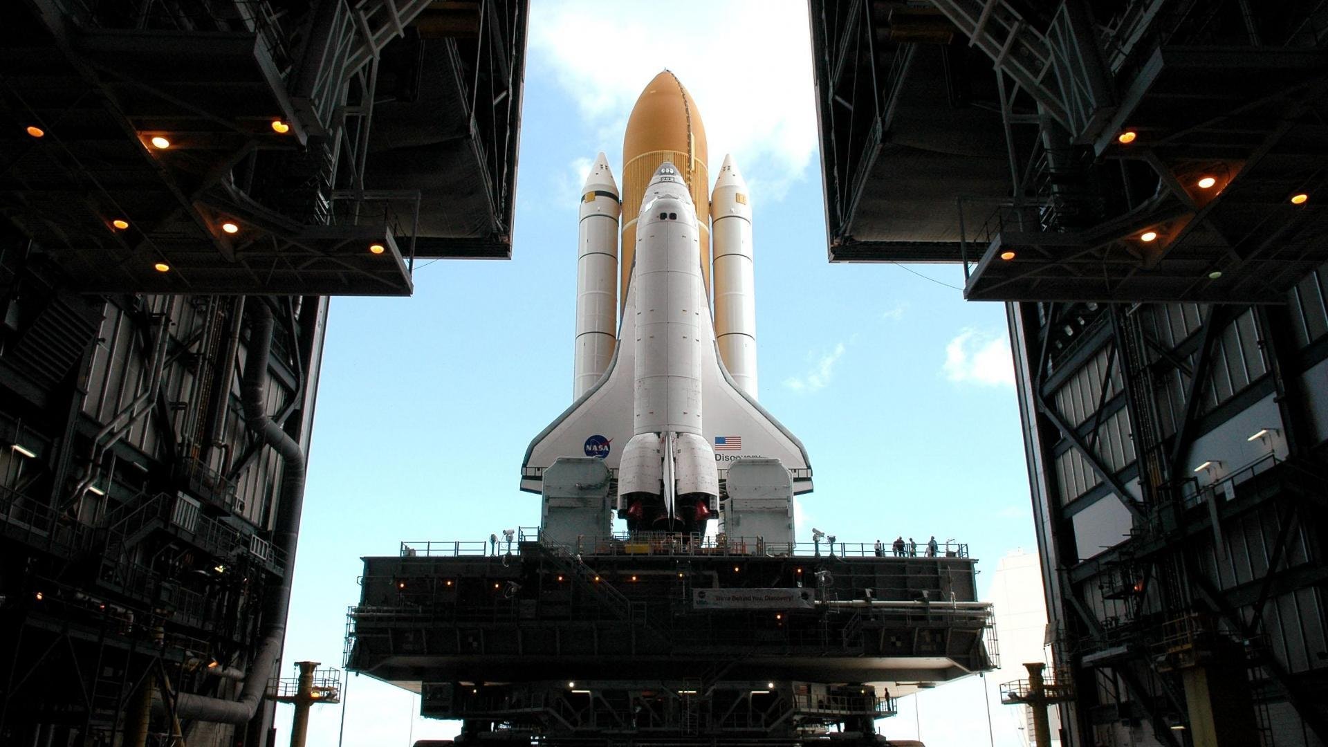 《虚拟偶像与电竞:未来娱乐新局面》,虚拟偶像是否利大于弊